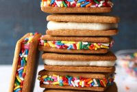 Graham Cracker Sandwiches with Creamy Frosting