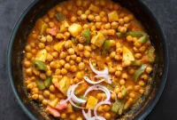 Kadai Chole Recipe: Aromatic Chickpeas and Potatoes