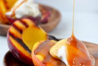 Grilled Peaches with Honey and Balsamic Glaze