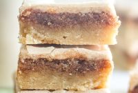 Gooey Brown Sugar Pop-Tart Blondies Recipe