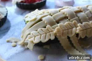 Decorative pie crust idea