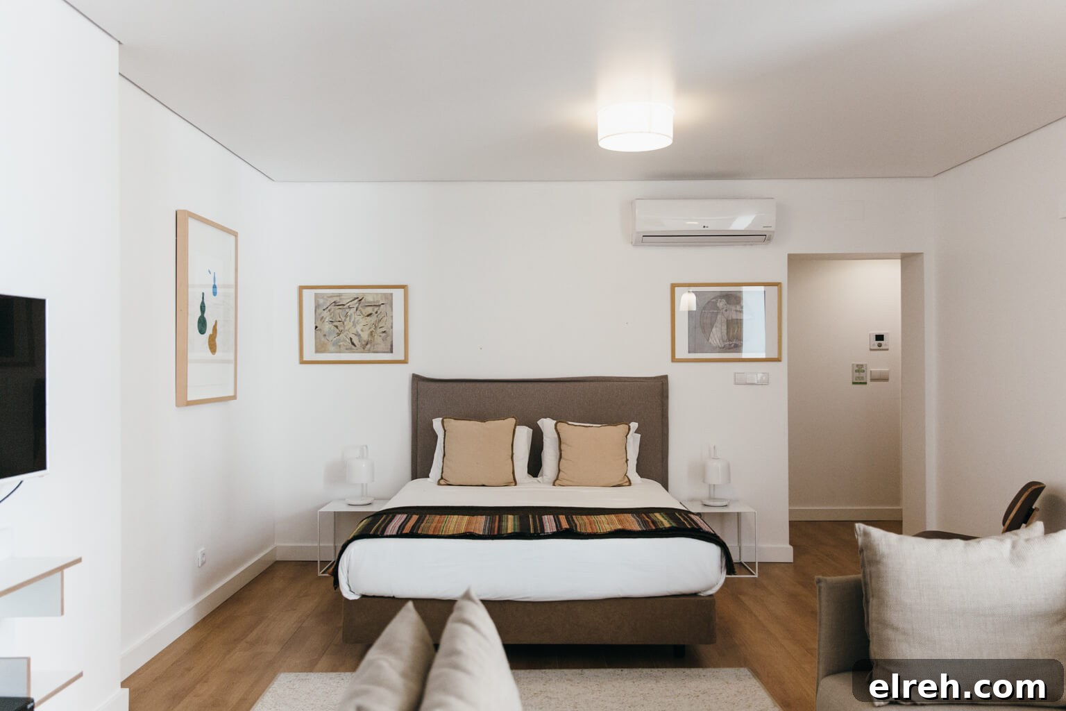 Modern Serviced Apartment in Central Lisbon 5 Where to stay in Lisbon, Portugal: Lisbon Serviced Apartments (Healthy, Real Food, Gluten-Free Travel Portugal) | www.downshiftology.com
