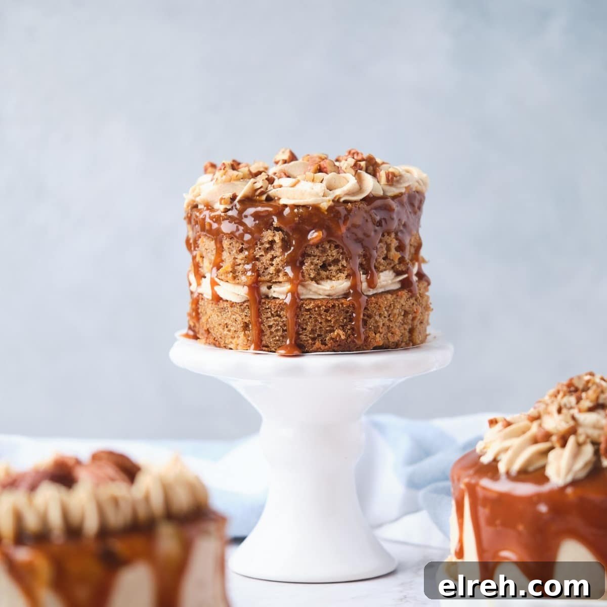 Mini carrot cakes with cinnamon buttercream