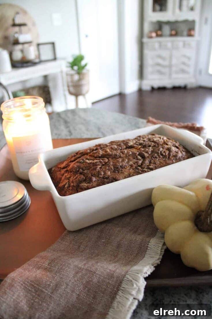 Pumpkin Bread With Cinnamon Sugar Topping